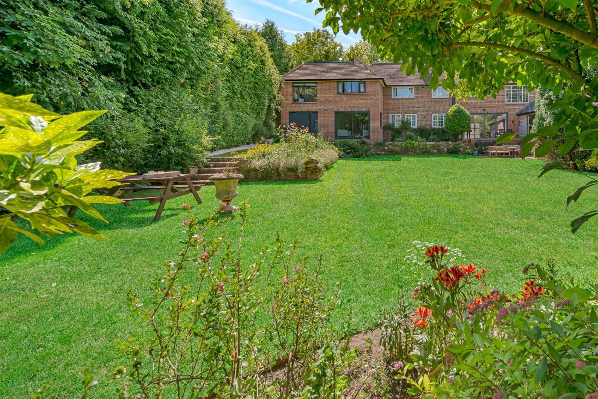 Hotel Westleigh Ashtead Exterior foto